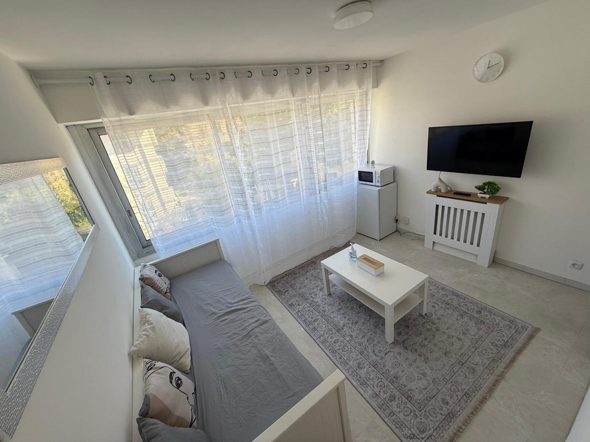 Studio Cosy Entierement Equipe Nice Luaran gambar